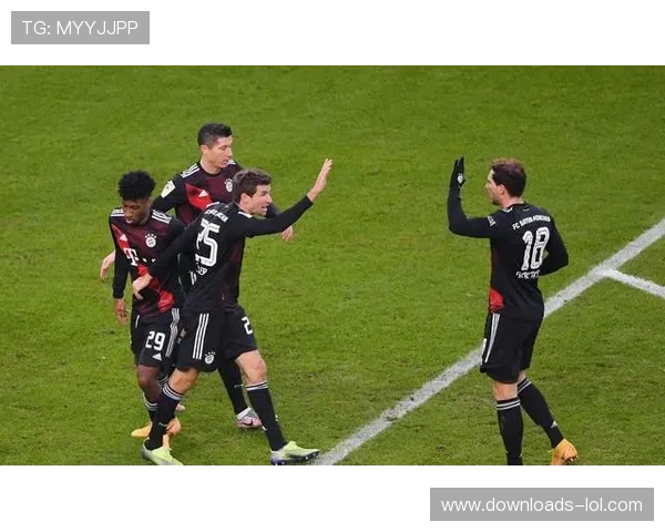 穆勒精妙传球格纳布里推射,拜仁经典配合破门